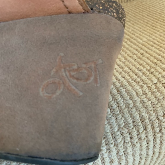 OTOT wedge heels - Picture 3 of 7
